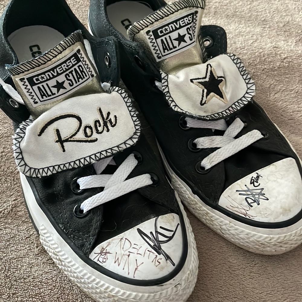 Converse rock star chucks - signed by Adelita’s Way and Sick Puppies! Women’s 7